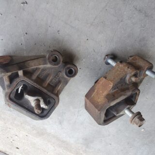 SRT10 Ram engine mounts