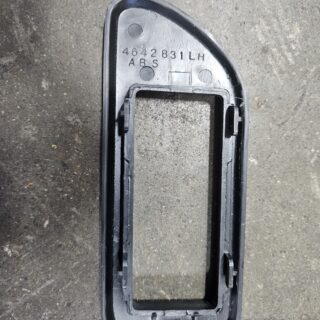 Gen.1 NOS Right door handle trim